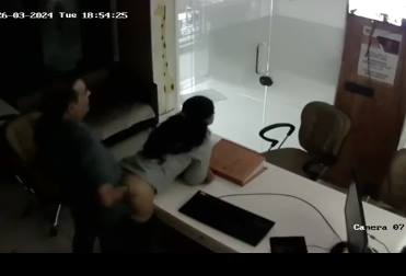 Pak Boss Sex with Young Secretary in Office Cabin caught on CCTV