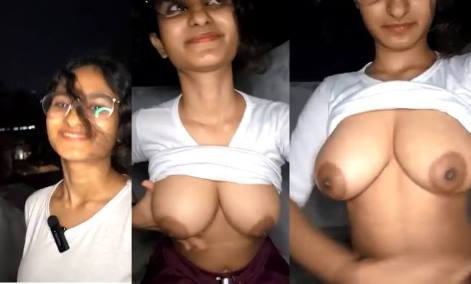 Young Tamil Girl Showing Her Curvy Boobs