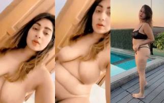 Sexy Pak Model Showing Hot Pussy & Boobs