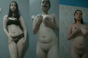 Sexy Bengaluru College Girl Showing Boosb & Pussy