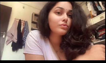 Sexy Cute Bhabhi Rubs Chut and Fingers Hole in Hot Porn Video for BF