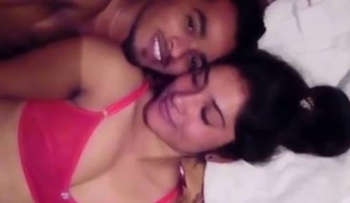Manali Guy Fucks his Mom’s Friend’s Pussy in OYO Room
