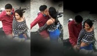 Horny Couple Loses Control Tries Fucking Roadside Outdoors