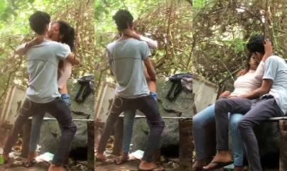 Desi College Sweethearts Sneak Kiss & Fuck in Public Park